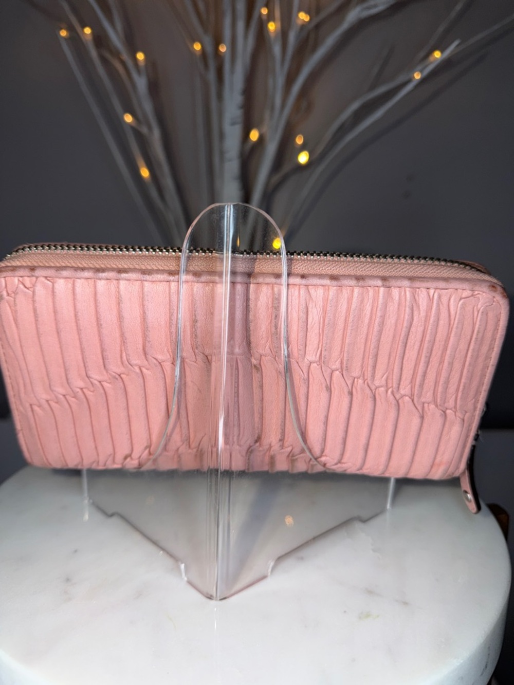 Coach GUC pink pleated leather zip around Wallet. Inside zip , 16 card slots - Picture 3 of 8